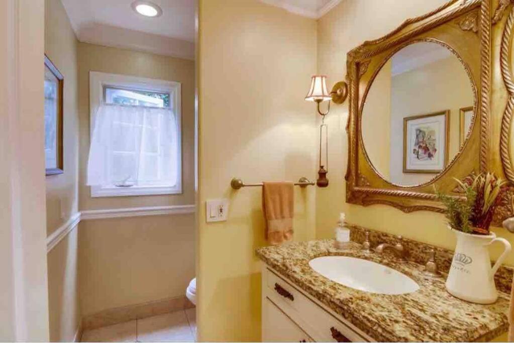 Apartment Spacious 4 Bedroom 3.5 Bath In Coronado *